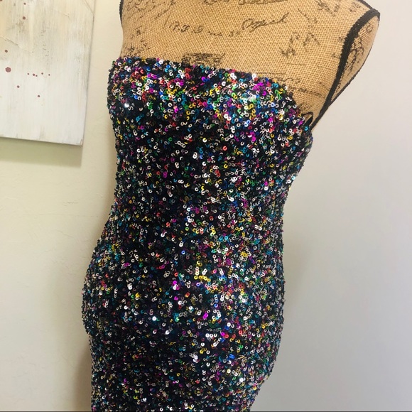 SOLD Women’s Sequin Confetti Party Dress Strapless - Picture 5 of 5